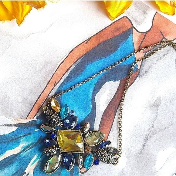 Blue Flower Rhinestone Crystal Vintage Gold Pendant Statement Necklace - Picture 6 of 7